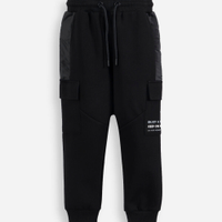 Calça jogger cargo infantil de moletom com recortes preta