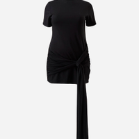 Vestido curto feminino com ombreira franzido mindset plus size preto