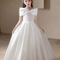 Elegant White Long Dress With Large Bow For Birthday Or Wedding Parties Designed Specifically For Formal Occasions For Teenagers