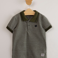 Polo infantil manga curta com bordado verde