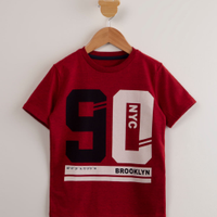 Camiseta infantil manga curta estampada "90 nyc" vermelho