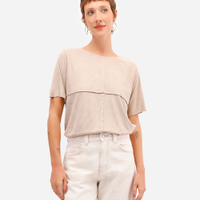 Blusa em suede manga curta com recortes marrom - cinza claro