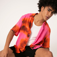 Camisa de viscose manga curta tie dye rosa