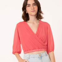 Blusa de tule decote v transpassado manga bufante coral