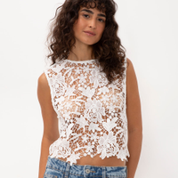 Blusa cropped rendada off white