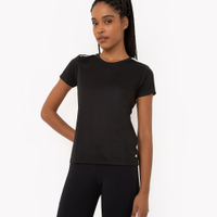 Camiseta feminina esportiva manga curta com listras preta