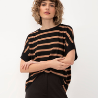 Blusa de viscose listrada manga curta bege