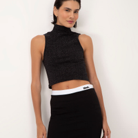 Cropped gola alta de malha com brilho preto