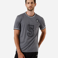 Camiseta com recorte brooklyn manga curta esportiva cinza