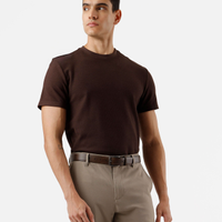 Camiseta de algodão texturizada manga curta marrom