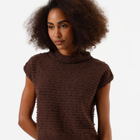 Regata de tricot pompom gola alta rolê marrom