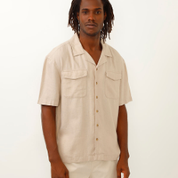 Camisa com linho manga curta bege