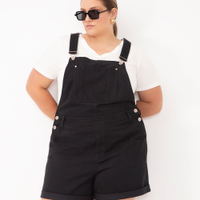 Jardineira de sarja com bolsos plus size - preto