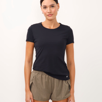 Blusa esportiva com recorte preto