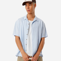 Camisa masculina com linho manga curta azul