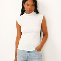 Regata muscle tee texturizada gola alta off white