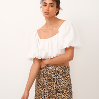 Blusa cropped de viscose manga bufante off white
