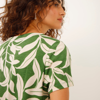 Blusa de viscose decote v folhagem verde