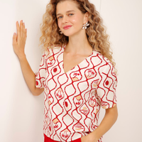 Blusa de viscose decote v folhagens colorida