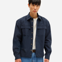 Camisa overshirt masculina de sarja com bolsos estonada azul