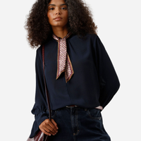 Bata feminina com babado texturizada azul