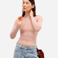 Blusa feminina de tule gola alta manga longa bege