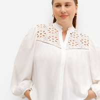 Camisa feminina de viscose com laise manga bufante plus size off white