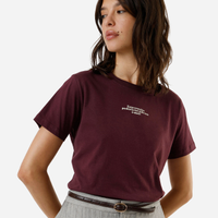 Camiseta feminina de algodão estampada vinho