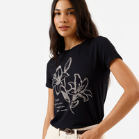 Blusa feminina de viscose manga curta floral preta
