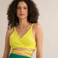 Top cropped de tricô alça fina transpassado com amarração verde