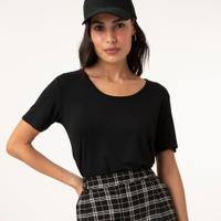Blusa básica manga curta verde militar - preto