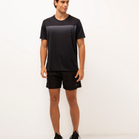 Camiseta manga curta recortes esportiva preto