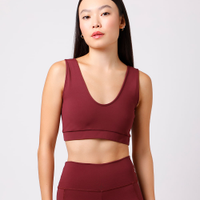 Top feminino de poliamida decote v mindset sport vinho