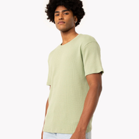 Camiseta texturizada manga curta gola redonda verde