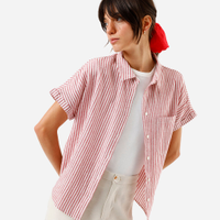 Camisa manga curta com bolso vermelha