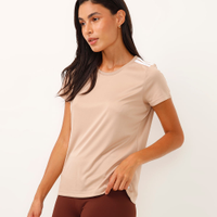 Camiseta feminina esportiva manga curta com listras bege