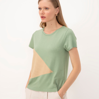 Blusa de viscose com recorte manga curta verde