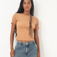 Blusa manga curta texturizada - caramelo