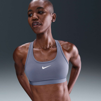 Top Fitness com Bojo Nike Média Sustentação Swoosh Sport