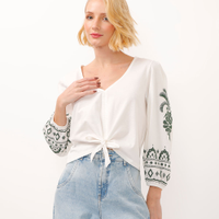 Blusa bata de algodão manga bufante com arabesco off white