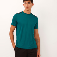 Camiseta masculina esportiva com listras azul