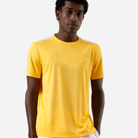 Camiseta esportiva masculina com listras amarela