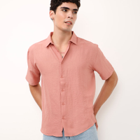 Camisa manga curta texturizada rosa