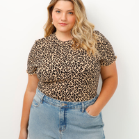 Blusa de viscose canelada animal print frufru bege