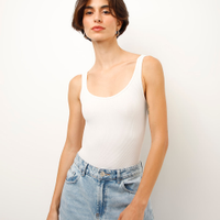 Body básico de poliamida canelado off white