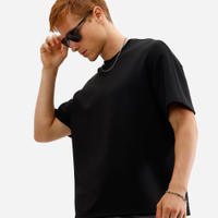 Camiseta masculina manga curta com recorte preta