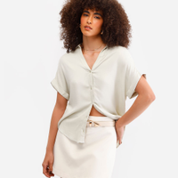 Camisa feminina de viscose manga curta verde