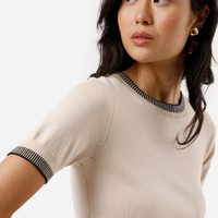 Blusa feminina de tricot manga curta bege