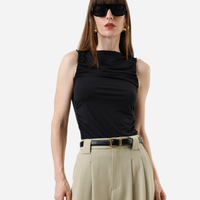 Blusa feminina decote canoa franzida preta