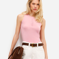 Regata feminina de tricot com botões rosa